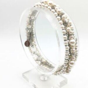 Ann Taylor LOFT Pearlized Delicate Charm white and silver Bracelet NWT 29.50